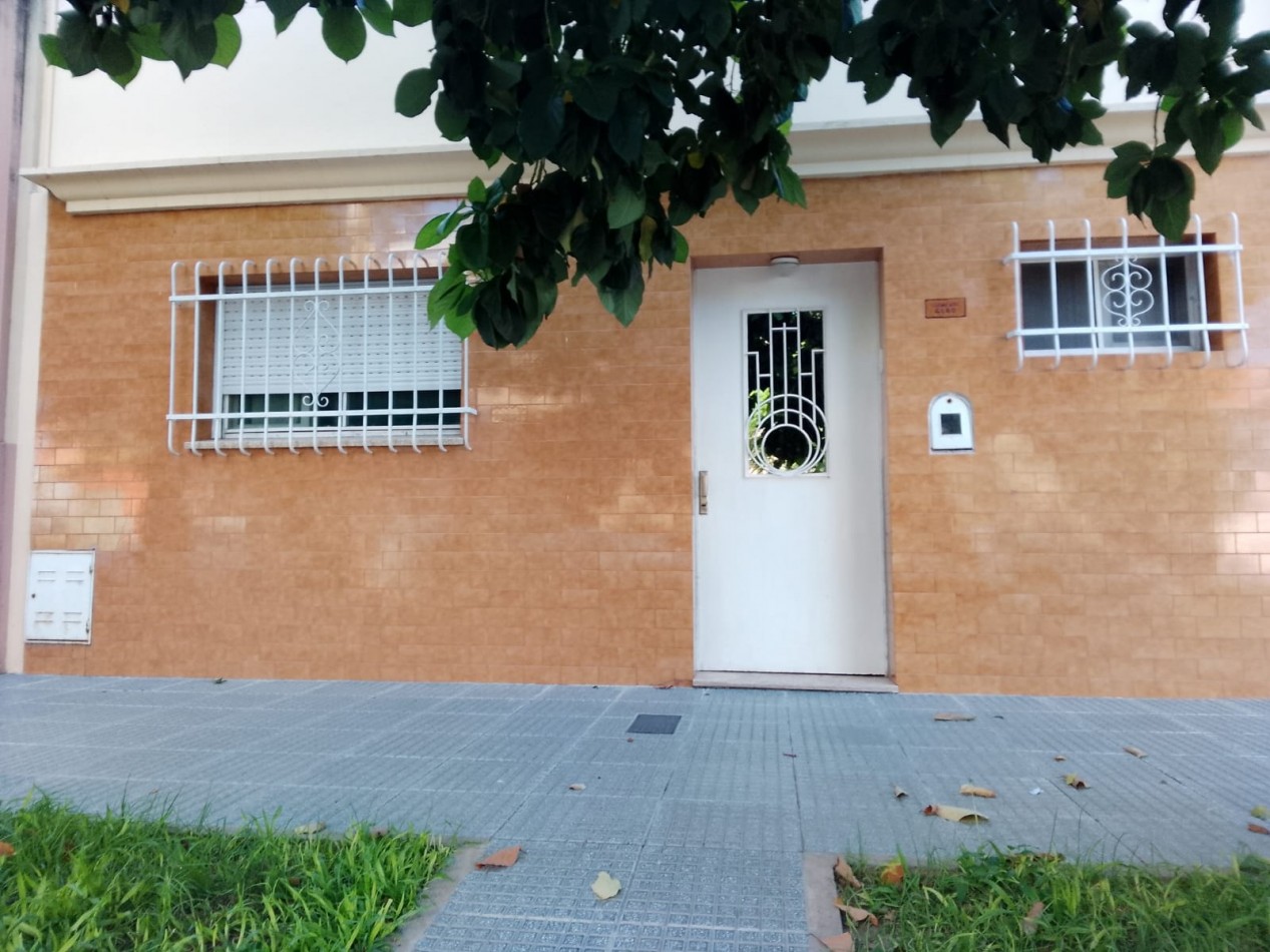 Casa en Sarmiento 4680, barrio Sargento Cabral